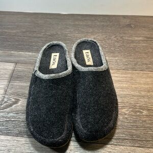 Taos Wool Blend Clogs | Black & Gray | Comfort Footbed | Women’s 9